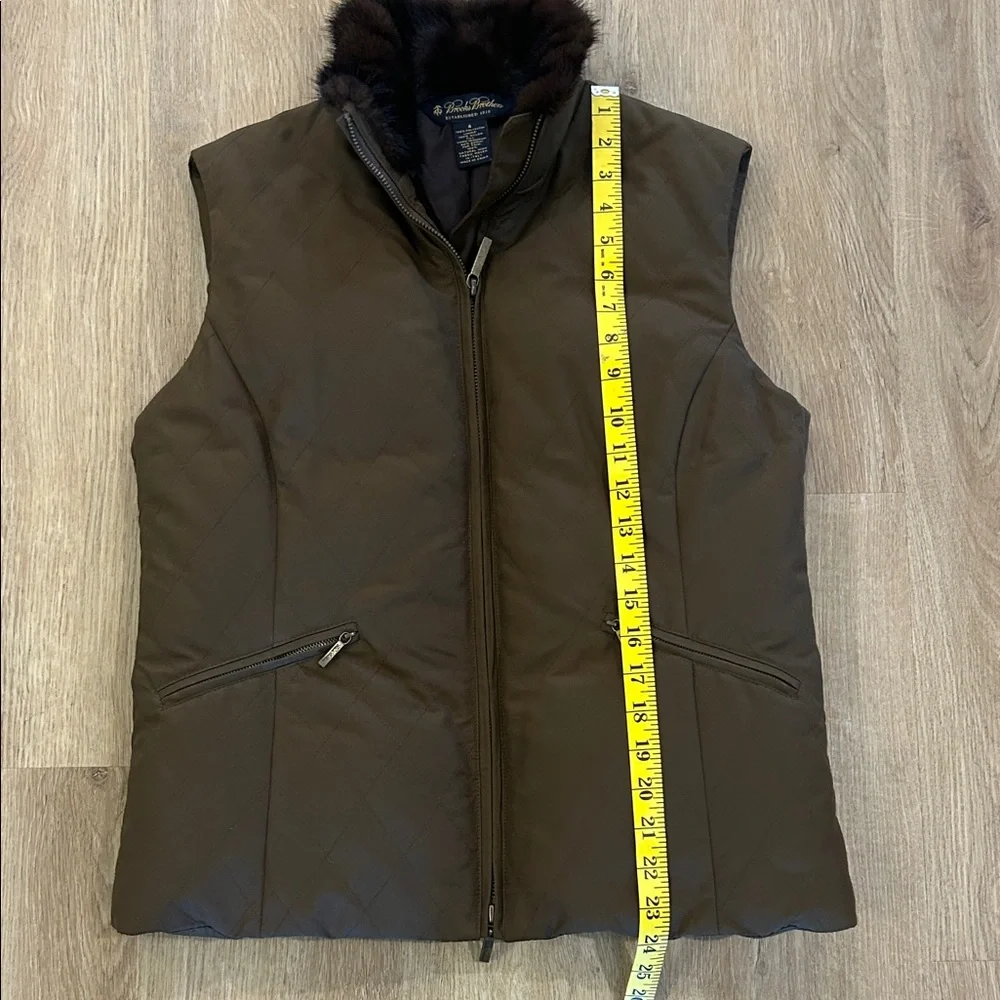 Brooks Brothers Womens Down Vest, dual tab zip with Mink lined collar  Size 4 - Picture 4 of 9